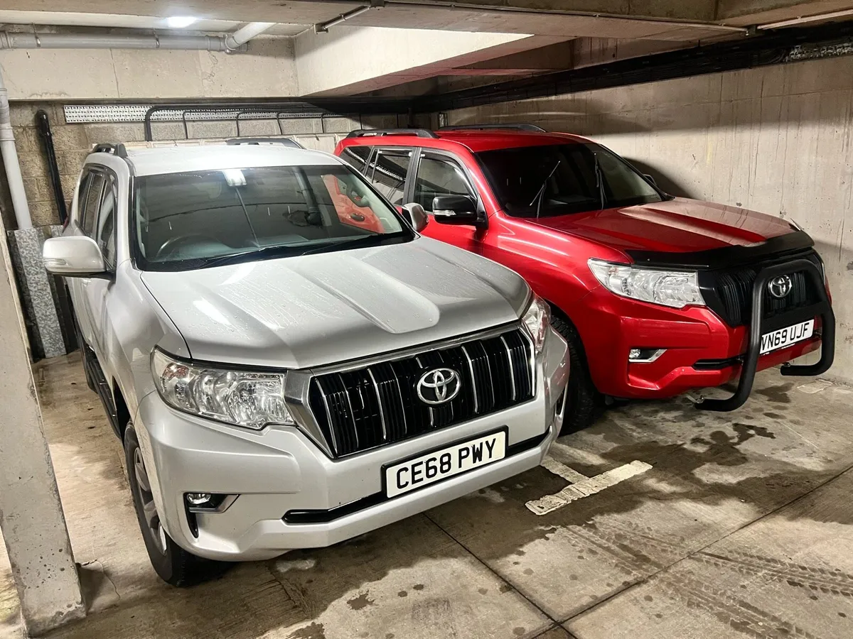 Choice of 2 Toyota Landcruiser 2.8 D-4D - Image 4