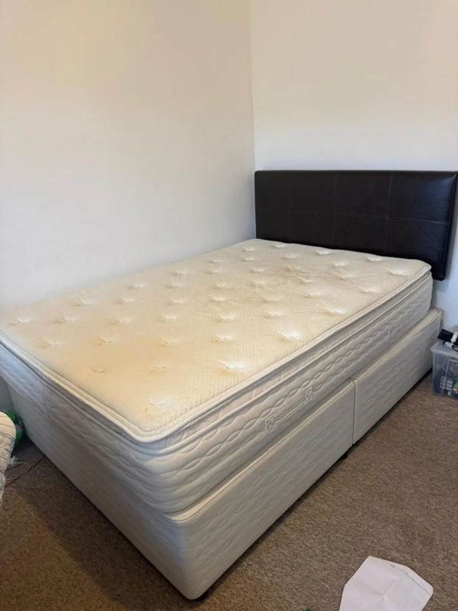 Bed double size and mattress - Image 1