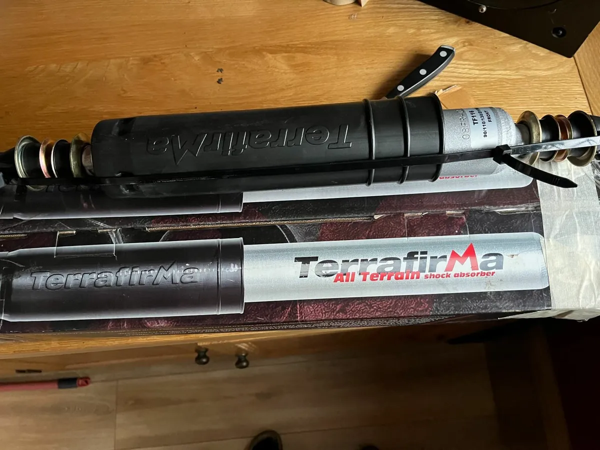 Range roverDefender front shocks - Image 1