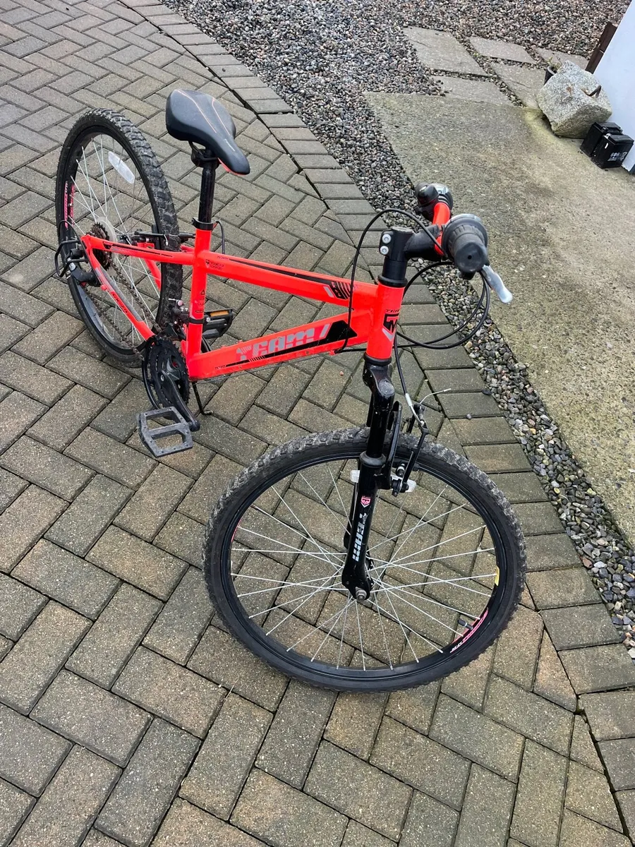 Bicycle 9-11 year old girls bike - Image 1