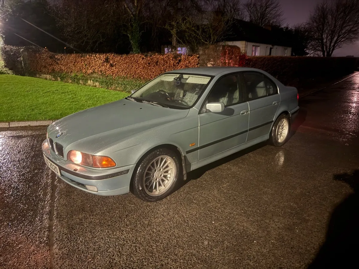 BMW 535i V8 auto - Image 1