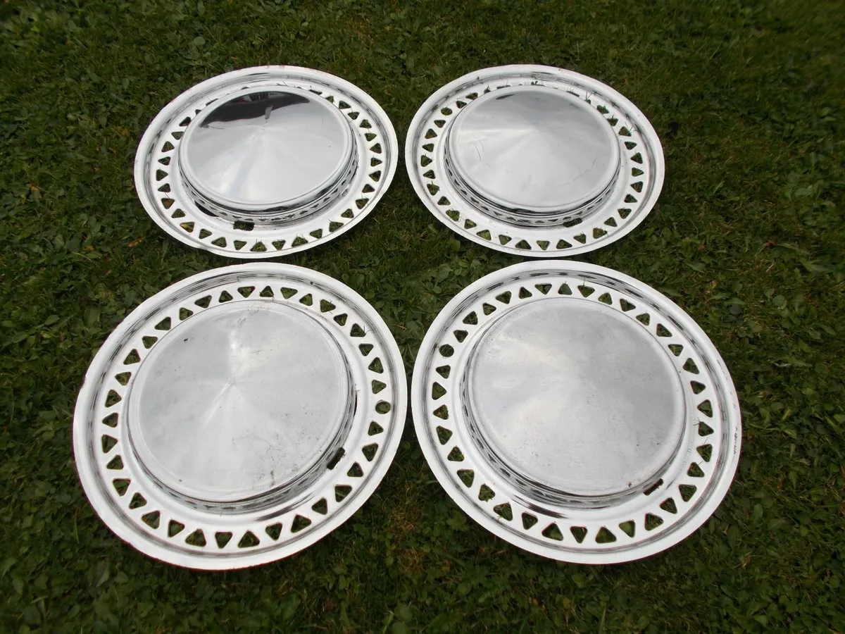 Anglia Spare Wheel and 4 Chrome Caps - Image 4