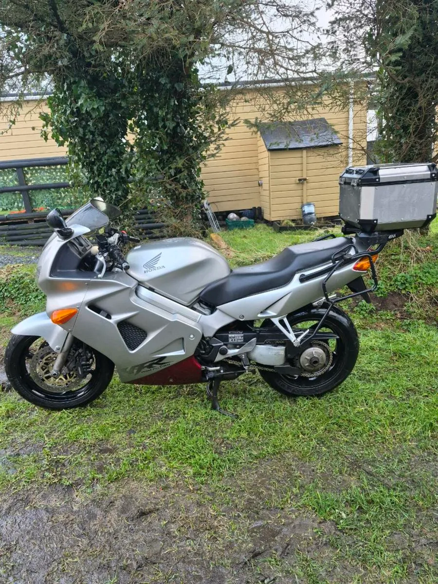 Honda VFR800 5TH GEN 1998 - Image 2