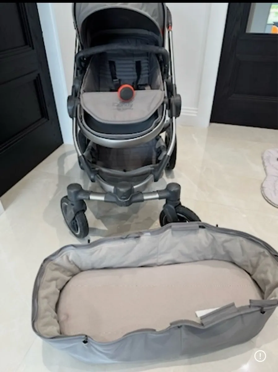 Icandy travel system Land Rover edition - Image 2