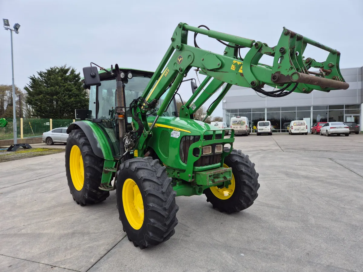 John Deere 5820 2007 - Image 1
