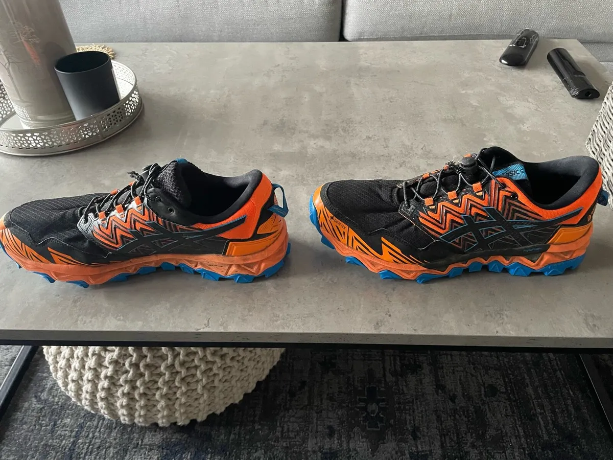 ASICS Goretex trail runners size 46 - Image 3