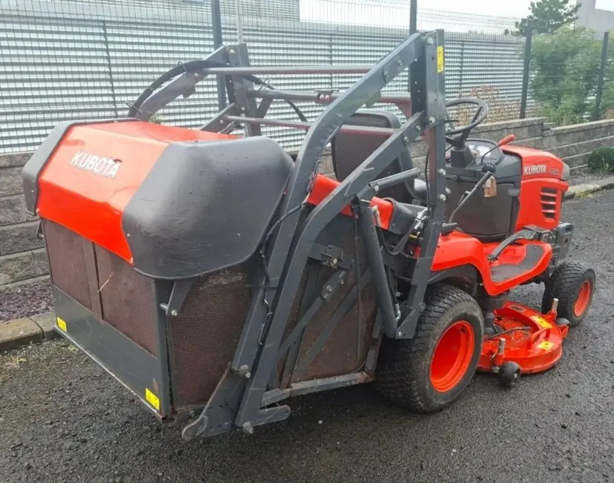 Kubota G26 high tip ride on mower lawnmower 400 hr - Image 3
