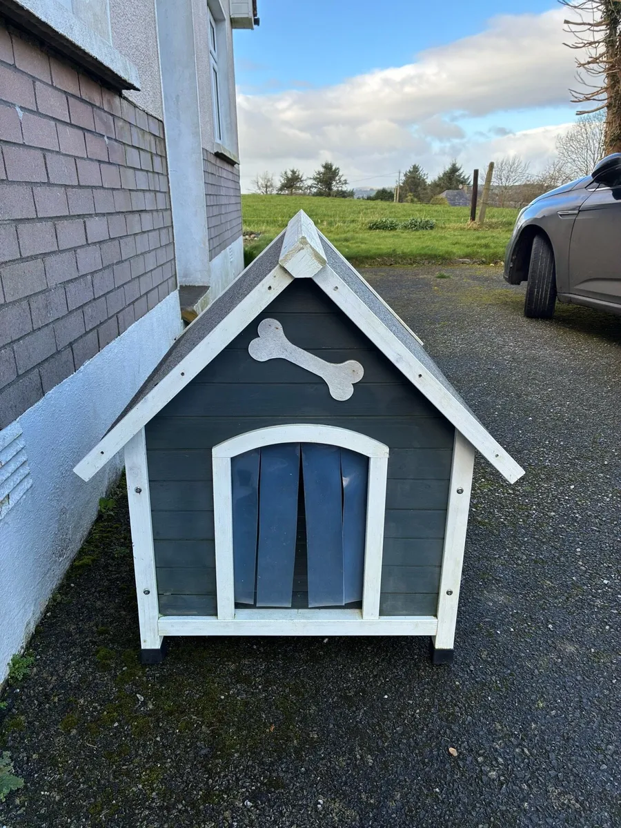 Dog house for sale - Image 1