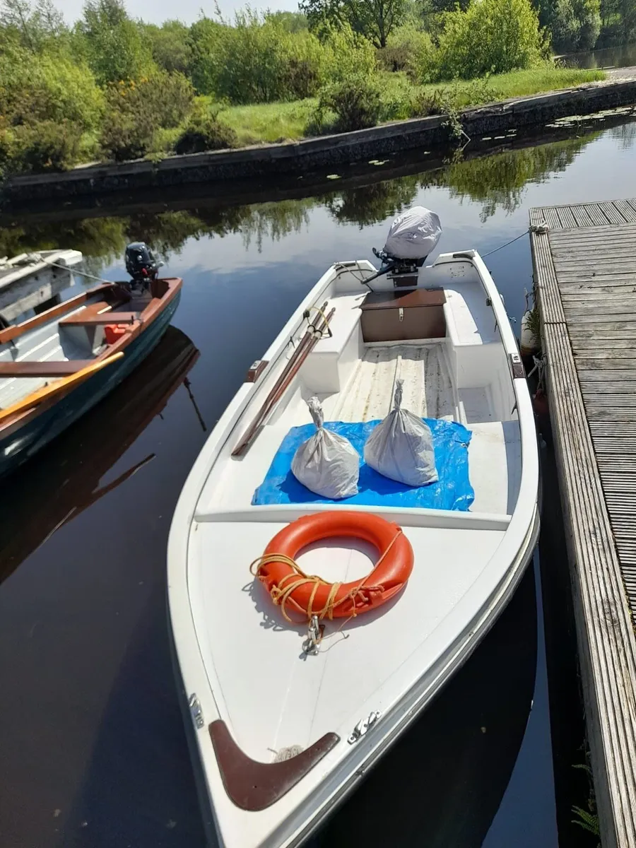 17ft Fishing Boat and  15 HP Suzuki Engine - Image 4