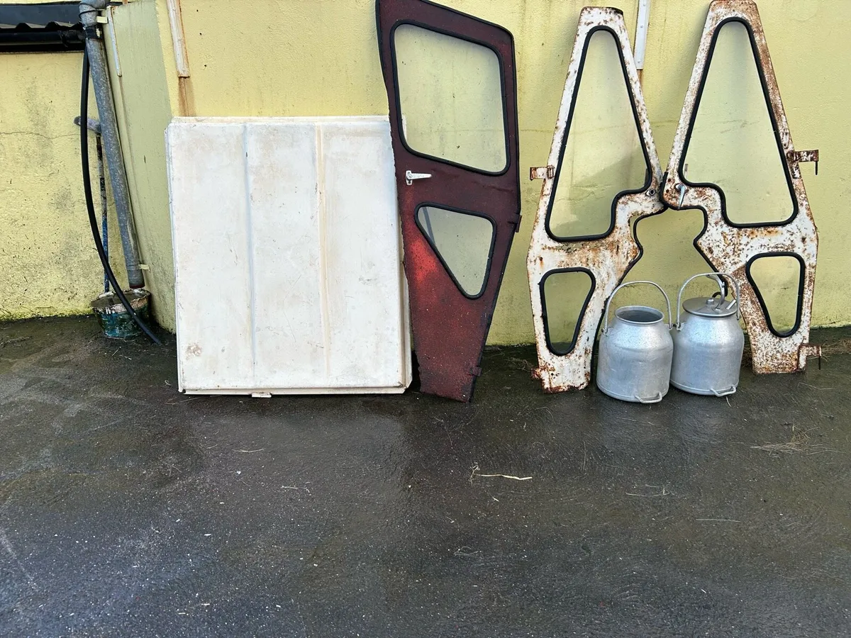 Tractor cab doors - Image 1