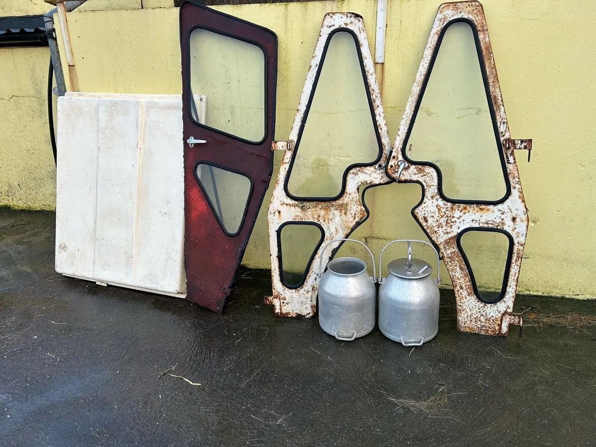 Tractor cab doors - Image 2