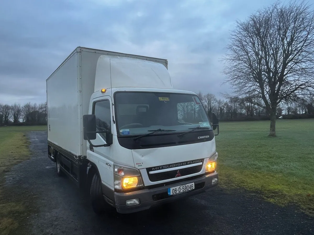 Mitsubishi canter with tail lift - Image 1
