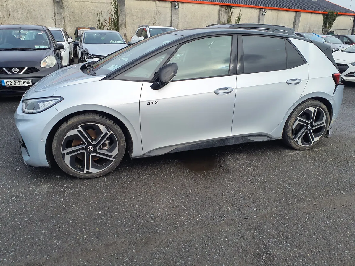 VW ID 3 GTX 2025  ( 5,000 ) KM - Image 3