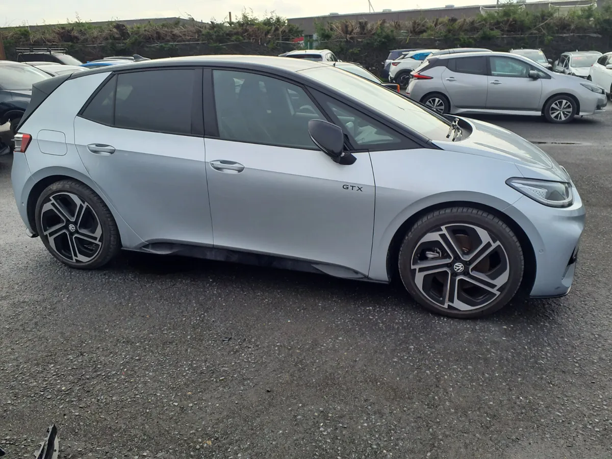 VW ID 3 GTX 2025  ( 5,000 ) KM - Image 2