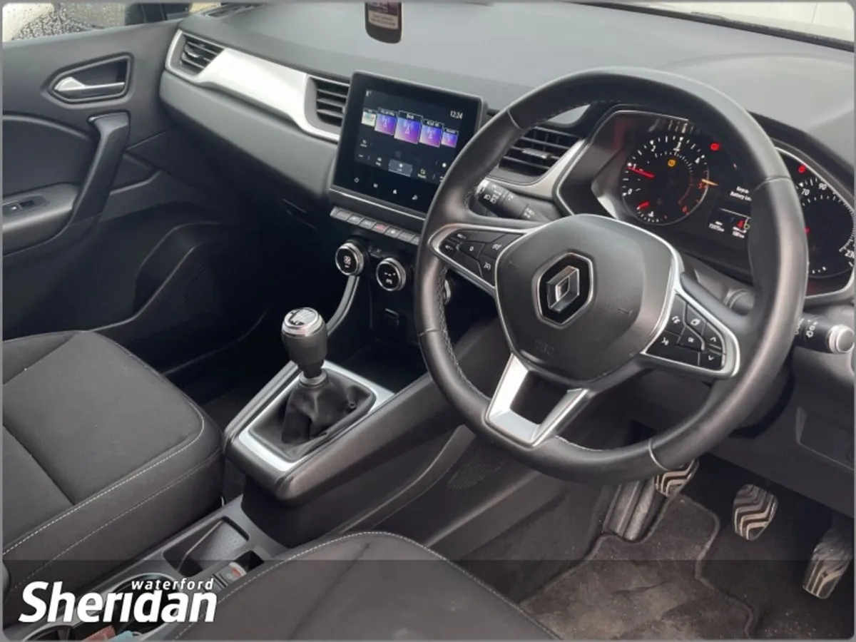 Renault Captur CAPTUR PLAY DCI 95 COMMERCIAL - Image 2