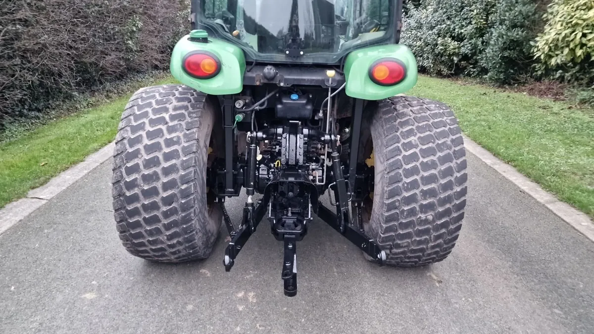 John Deere 4320 50hp Compact Tractor with Loader - Image 3