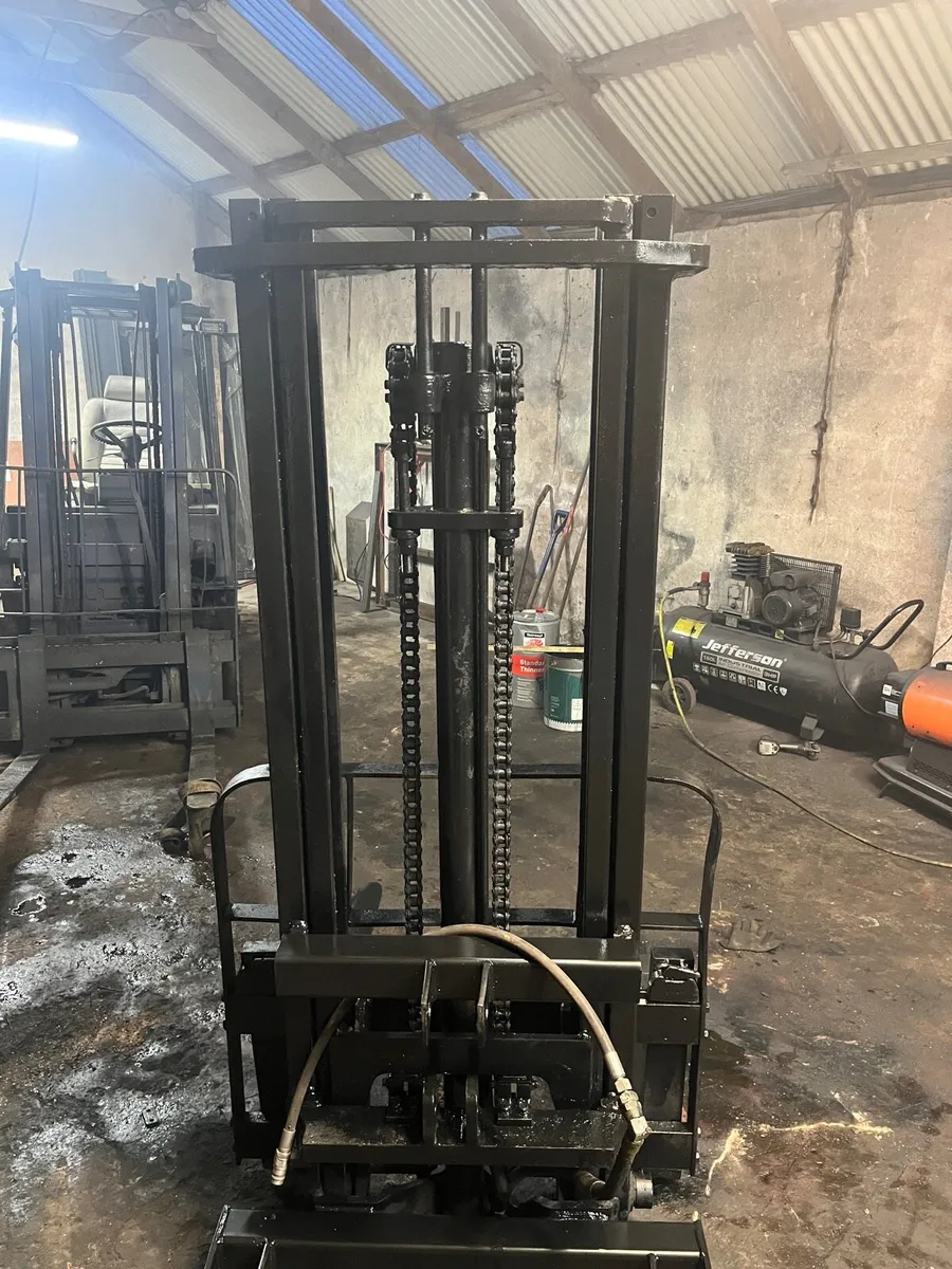 Forklift mast for tractor - Image 2