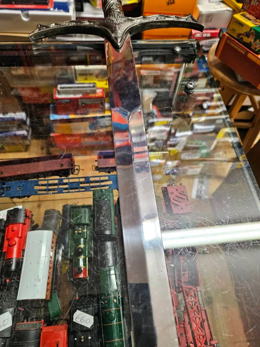 Lord of the Rings Game of Thrones Sword - Image 4