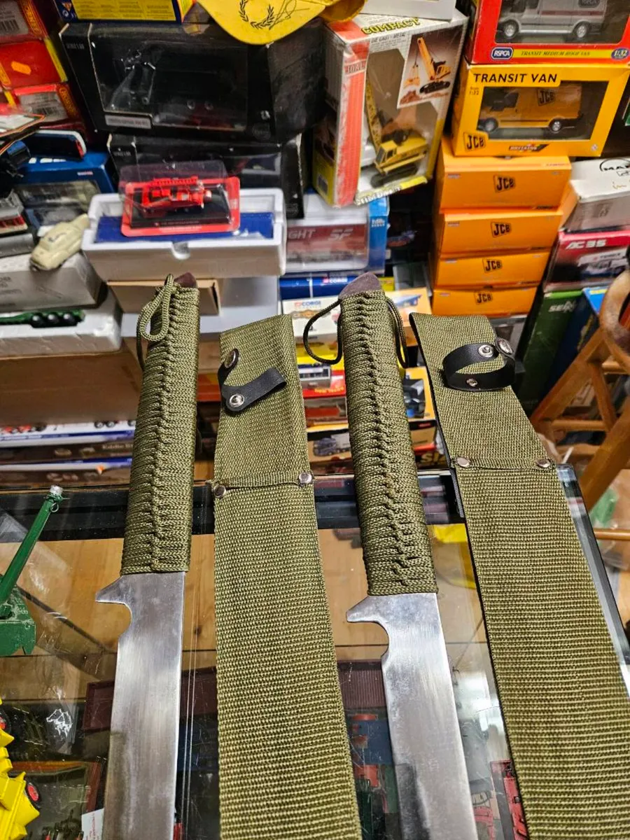 Vintage Looking Swords - Image 4