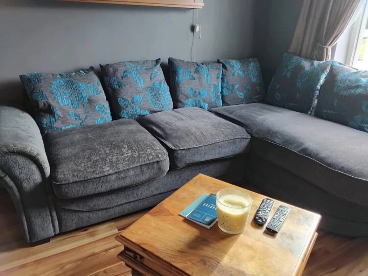 L shaped couch and loveseat - Image 1