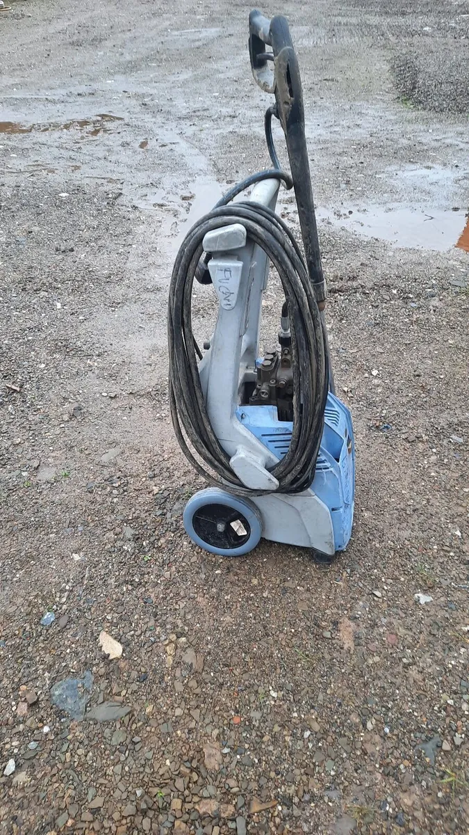 3500 PSI- heavy duty power washer- perfect conditi - Image 3