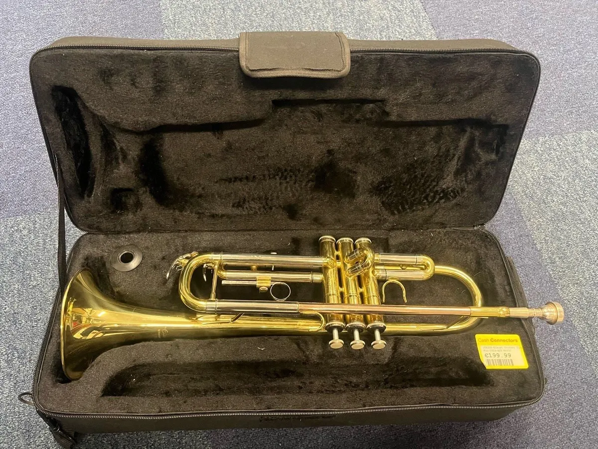 Elkhart 100TR Student Trumpet With Case - Image 1