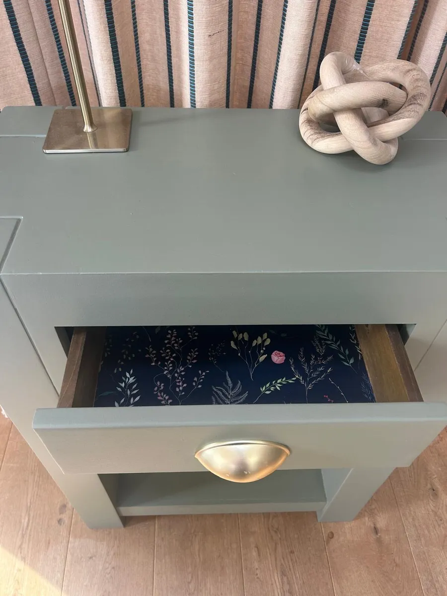 Hall table / end table - Image 4