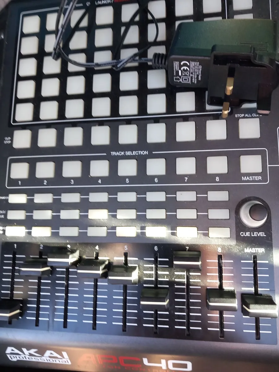 Akai, dj mixer. - Image 4