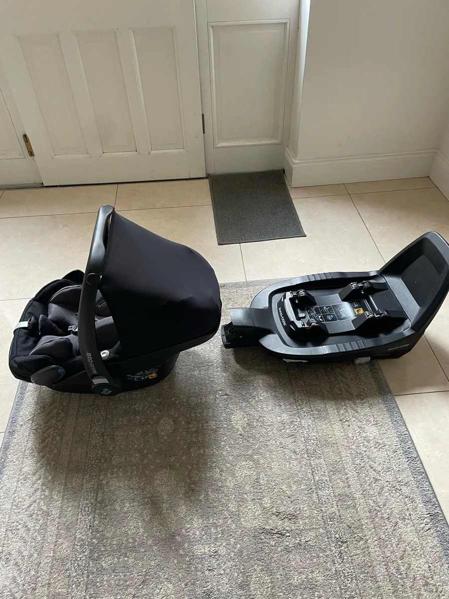 Maxi Cosi Pebble Infant Car Seat and Base - Image 3
