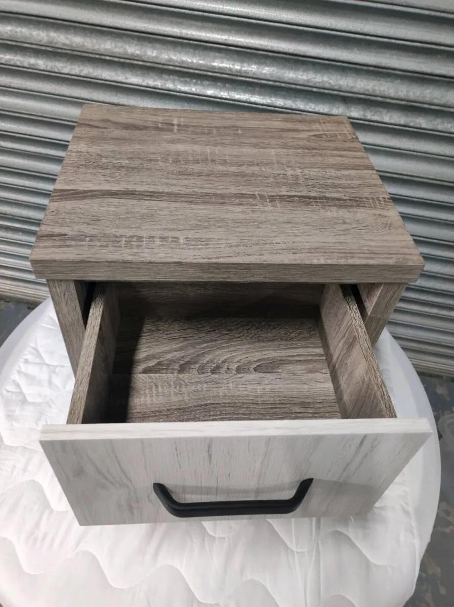 6ft click & connect bed bases €200 per set - Image 3