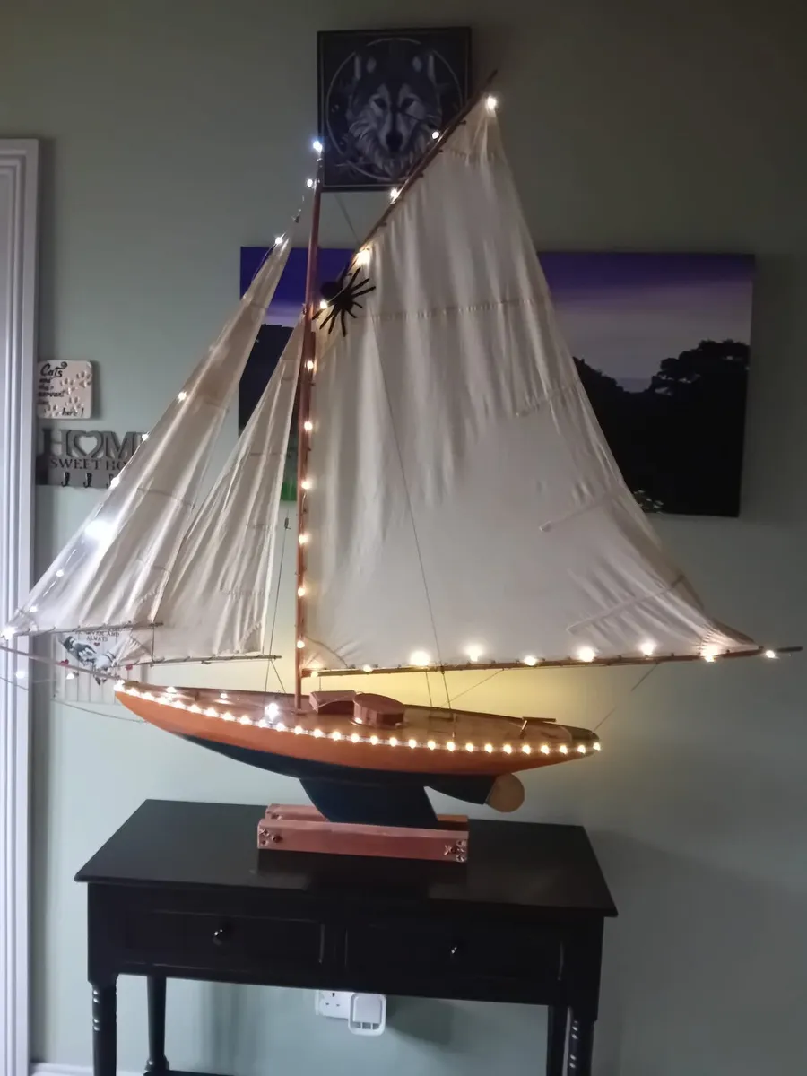 Oriental boat - Image 1