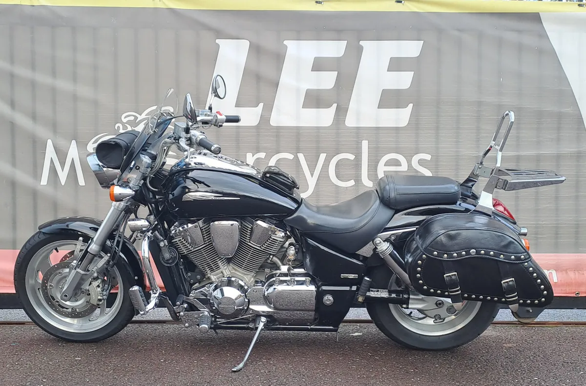2011 HONDA VTX1800 - Image 3