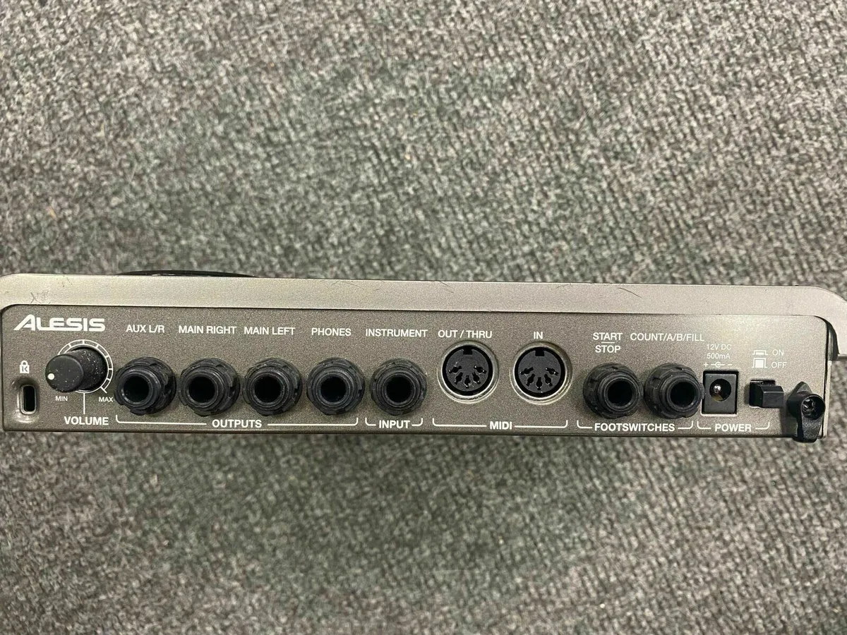 Alesis SR18 Drum Machine - Image 4