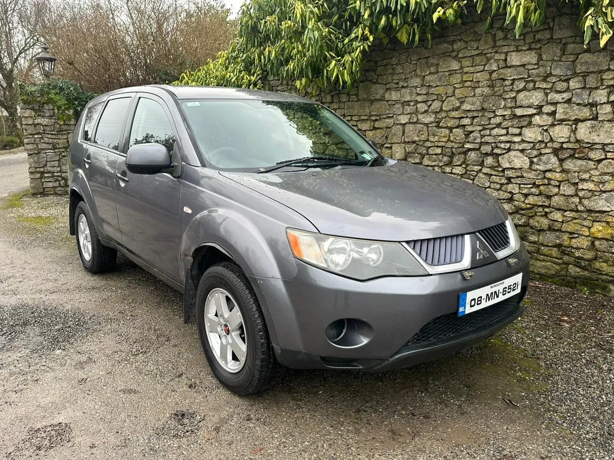 Mitsubishi Outlander - Image 1