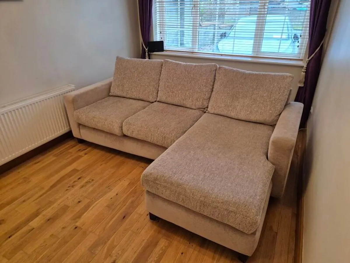 3 seater corner couch  excellent condition - Image 1