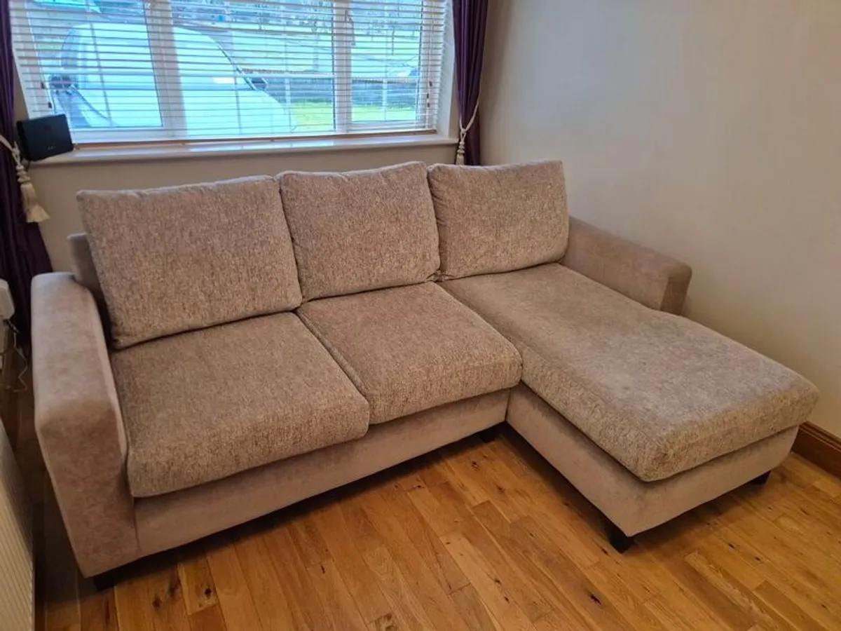 3 seater corner couch  excellent condition - Image 2