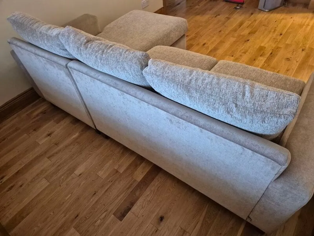 3 seater corner couch  excellent condition - Image 3
