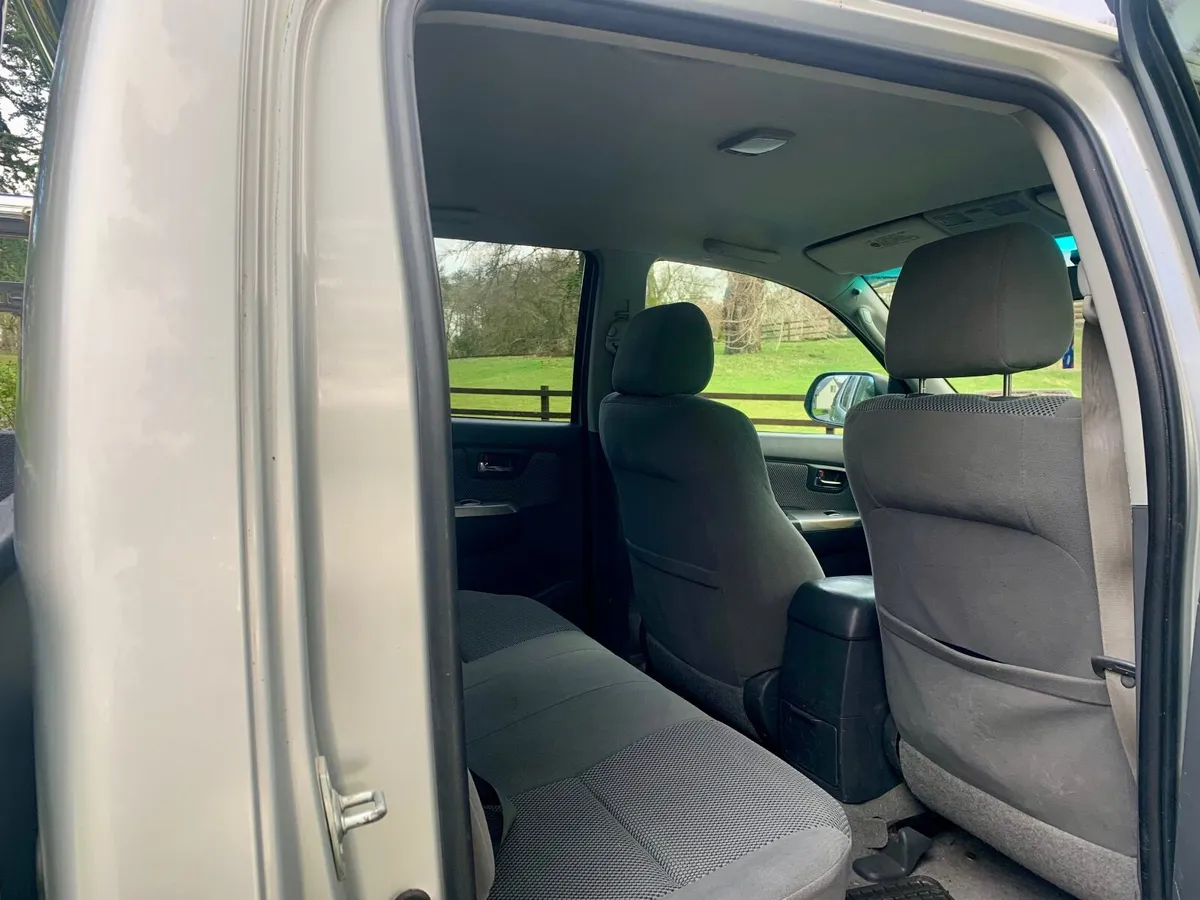 Toyota Hilux 2012 3.0 D4D Invincible - Image 4