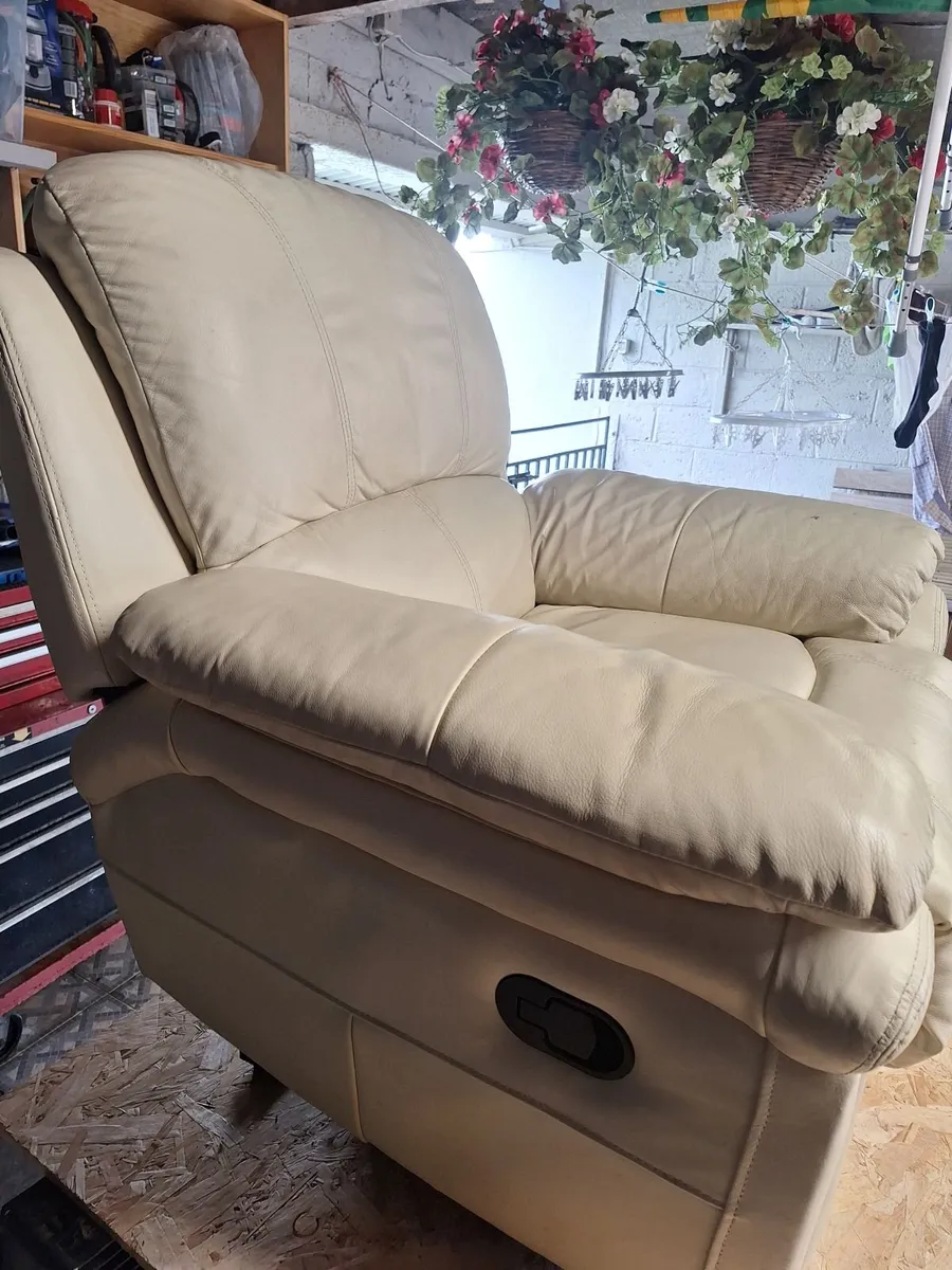 Cream leather recliner armchair - Image 3