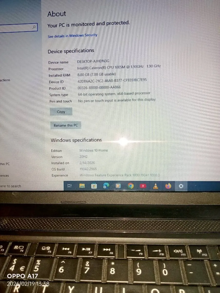 Toshiba laptop great condition - Image 2