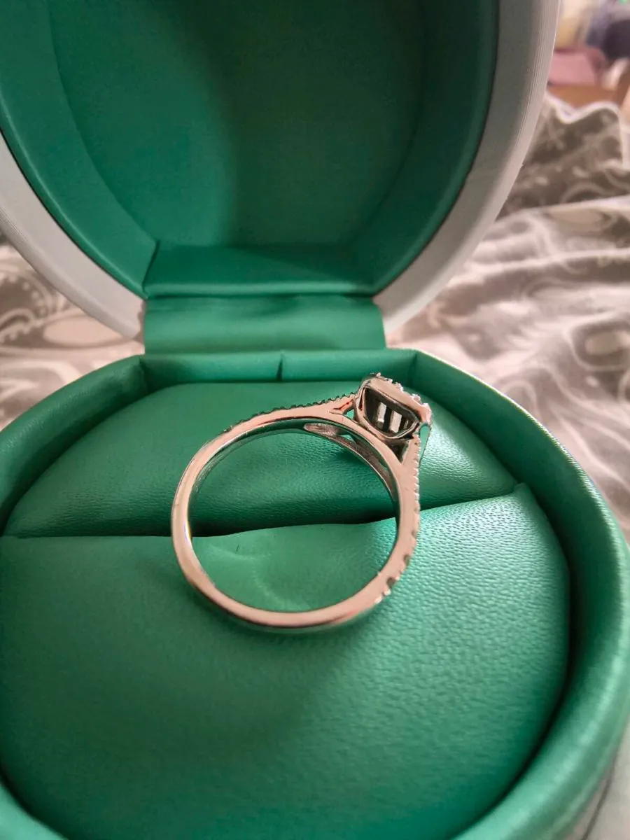 18kt white gold engagement ring - Image 3