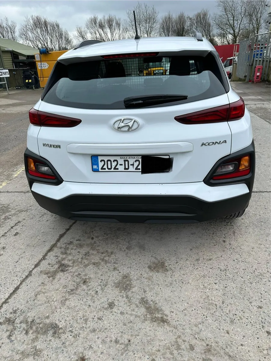 2020 (202) Hyundai Kona van ( not damaged) - Image 3