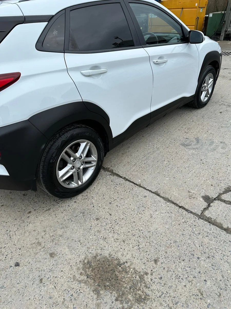 2020 (202) Hyundai Kona van ( not damaged) - Image 4