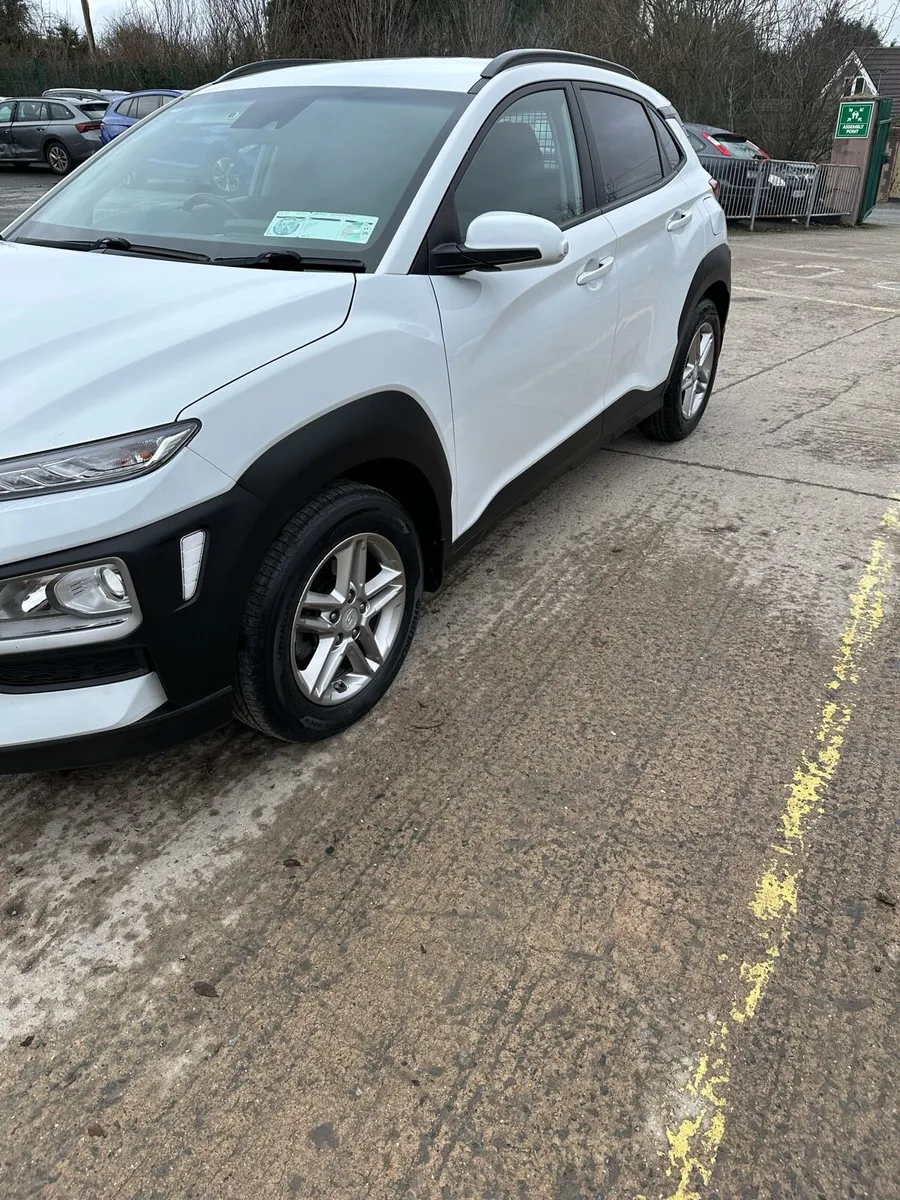 2020 (202) Hyundai Kona van ( not damaged) - Image 2