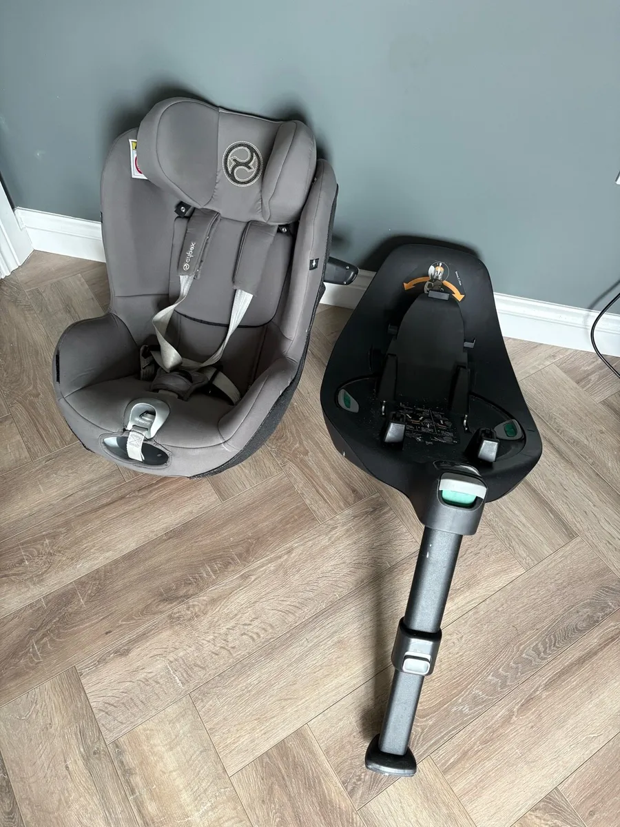 Cybex Sirona i size with isofix base - Image 4
