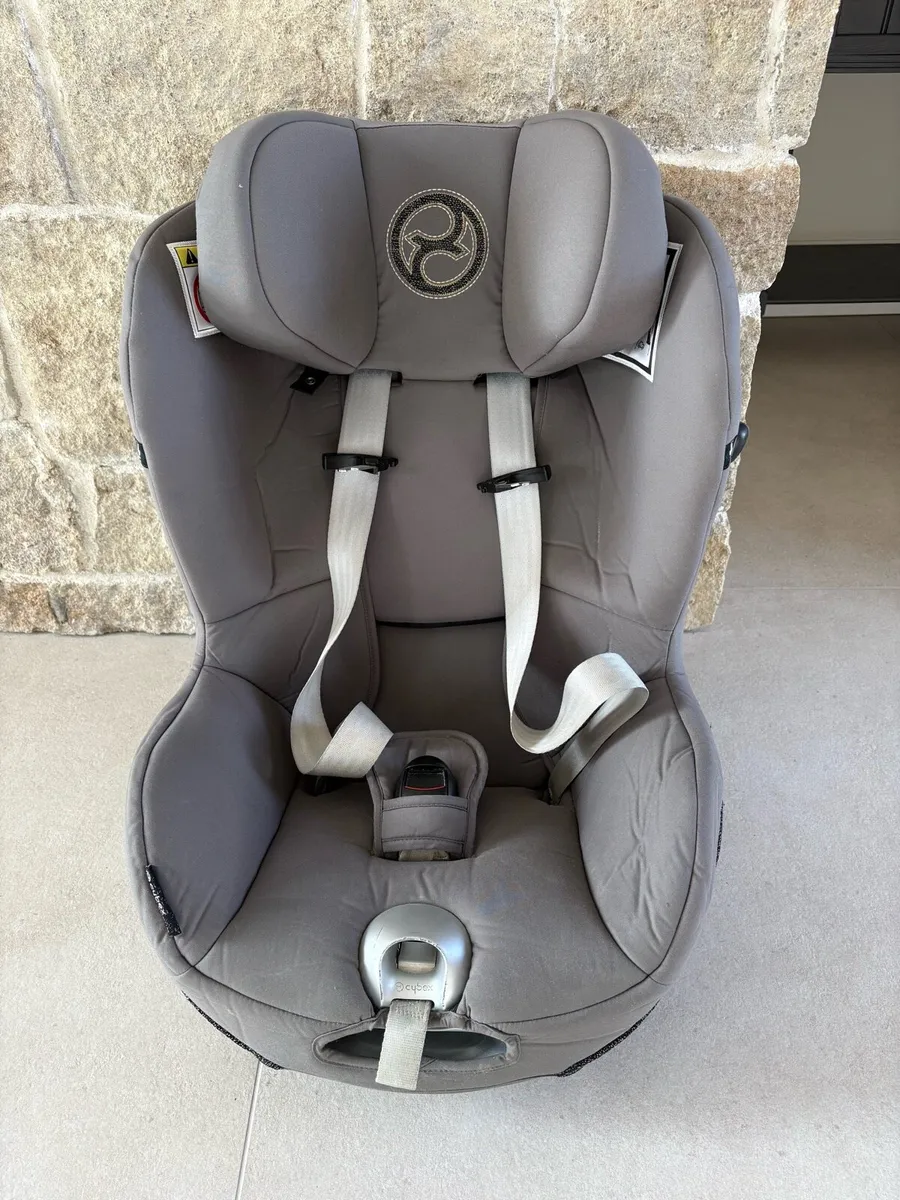 Cybex Sirona i size with isofix base - Image 1