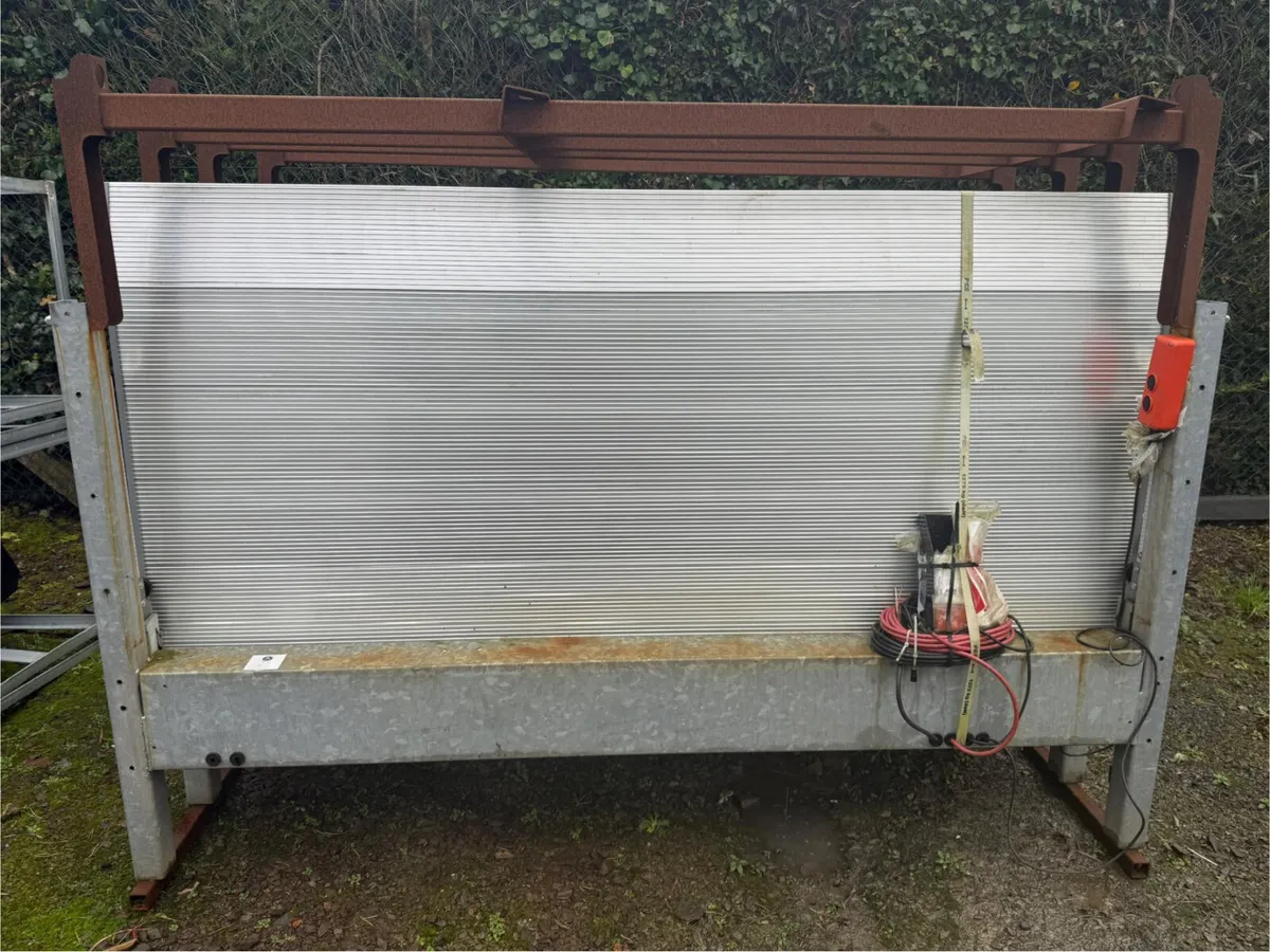 New Electric Tail Lift **Online Auction** - Image 1