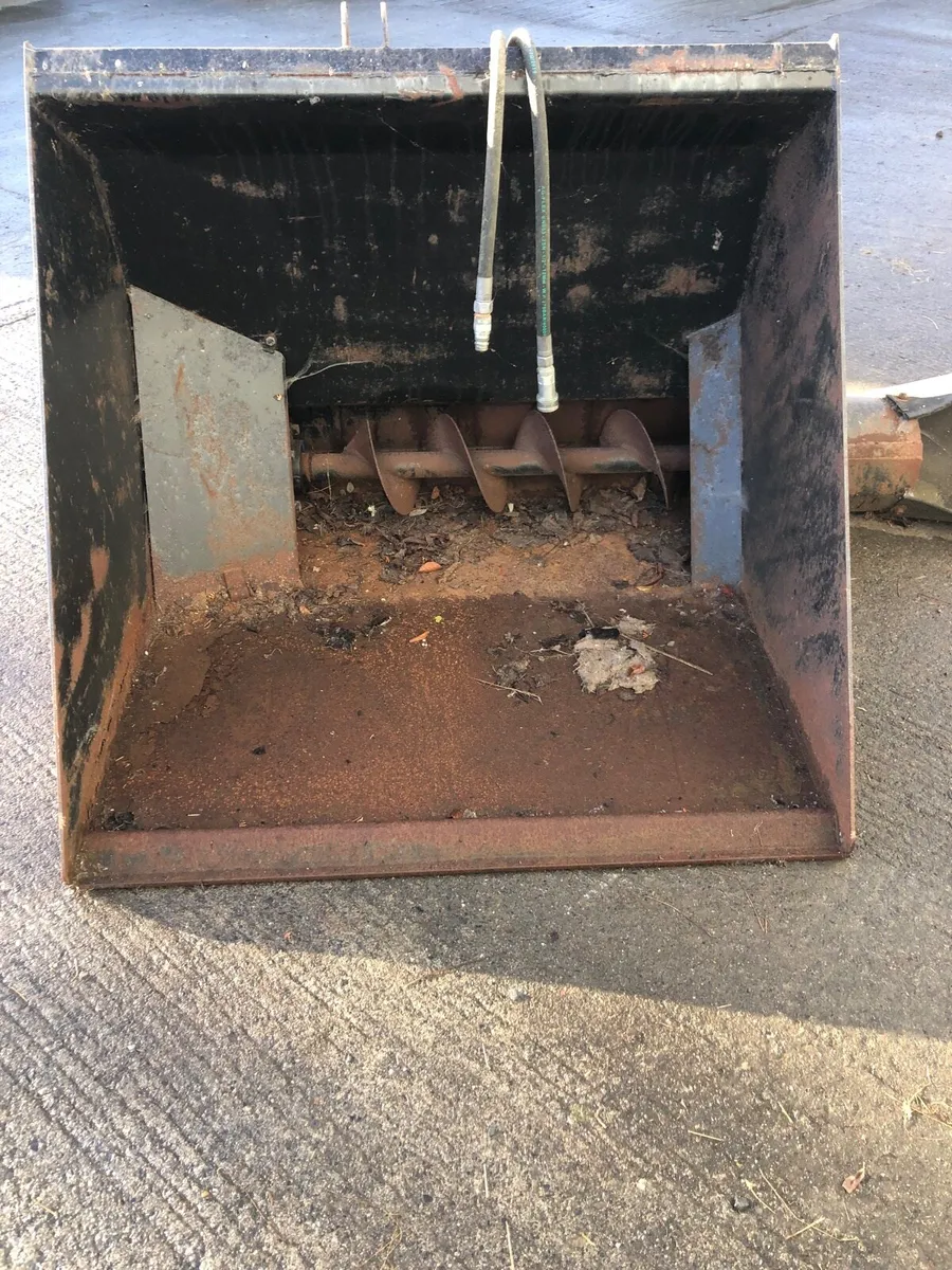 Tractor mounted meal feeder - Image 3