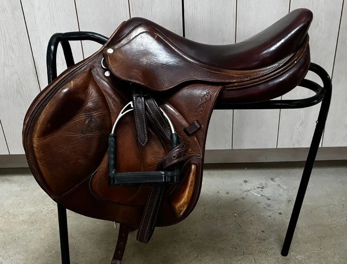 Antares Saddle - Image 1