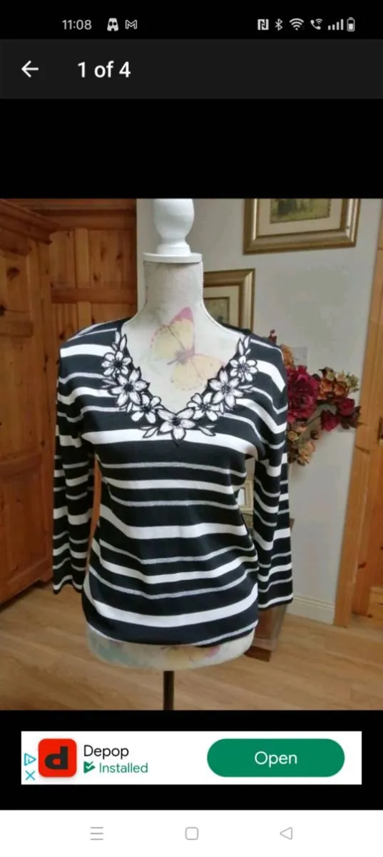 Ladies CASAMIA black and white top Like new with S - Image 1